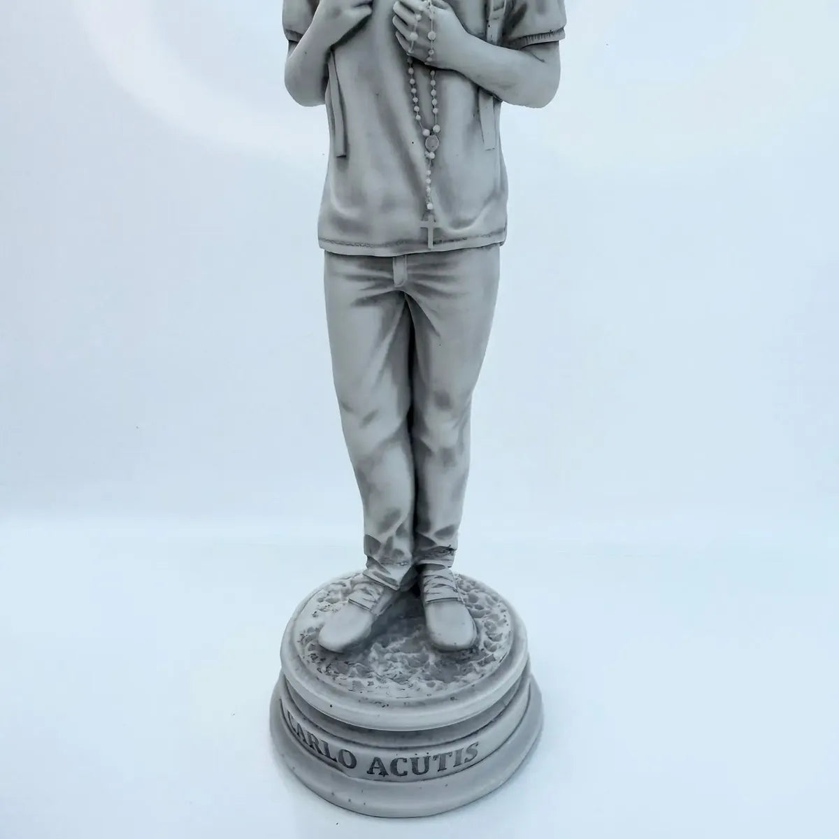 Beato Carlo Acutis 23cm Mármore Maciço C/ Auréola Sombreado