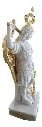 Escultura São Miguel 20cm Mármore Dourado com Coroa