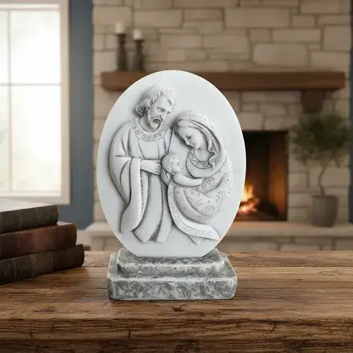 Escultura Medalha Sagrada Família Estilizada Mármore 12cm Base Esfumaçada